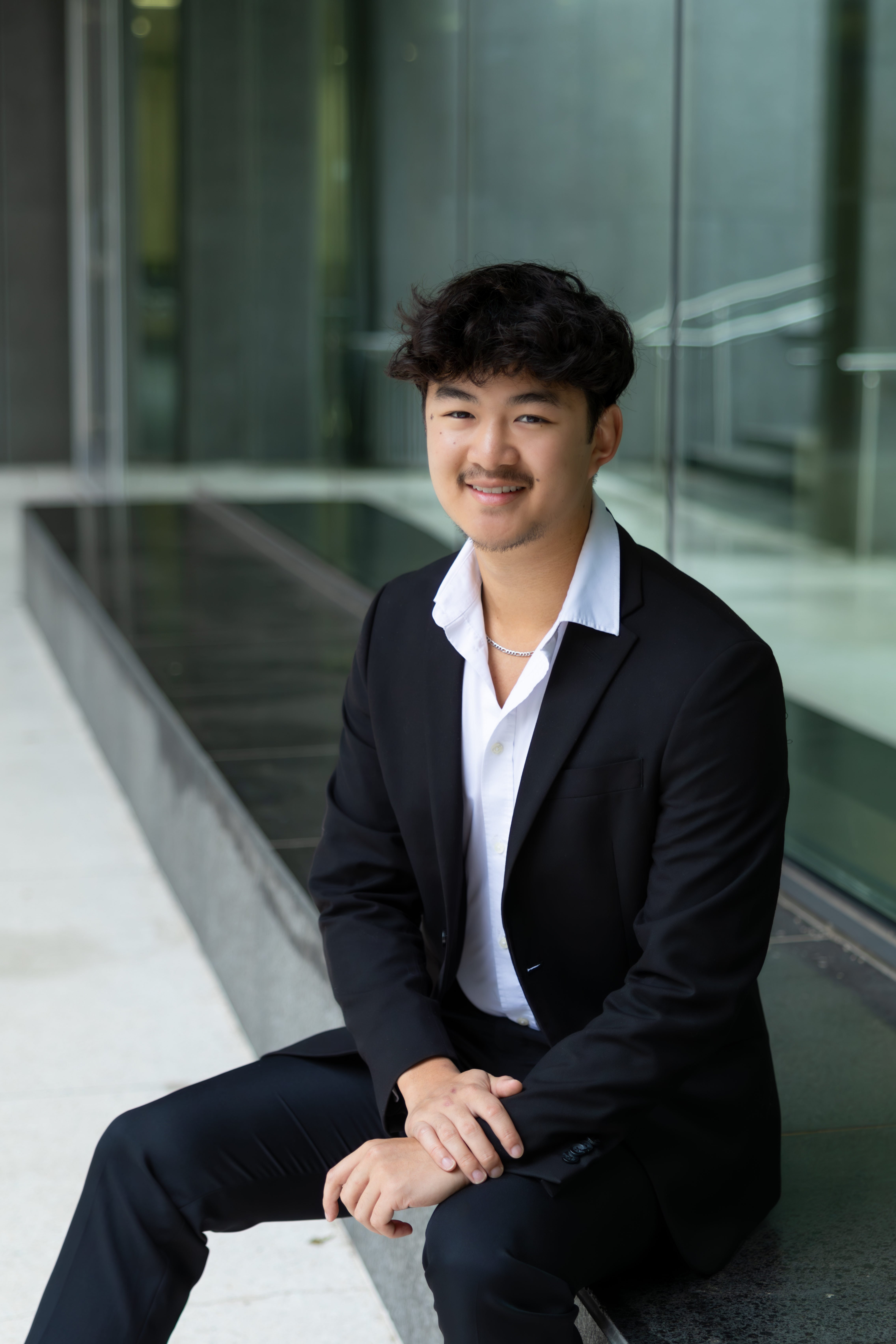 Leo Li Headshot